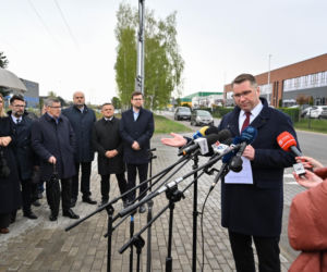 Konferencja prasowa przed Fabryką Broni ŁUCZNIK