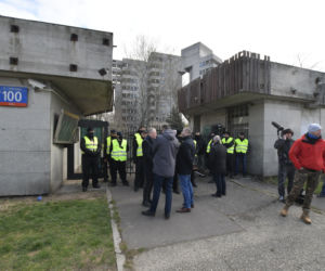 Warszawa przejmuje Szpiegowo. Miasto weszło na teren z komornikiem