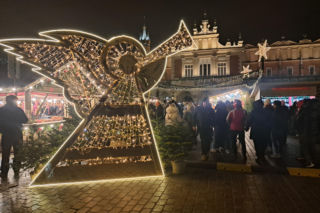 Jarmark Bożonarodzeniowy na Rynku Głównym w Krakowie 2025. Oferta wystawców