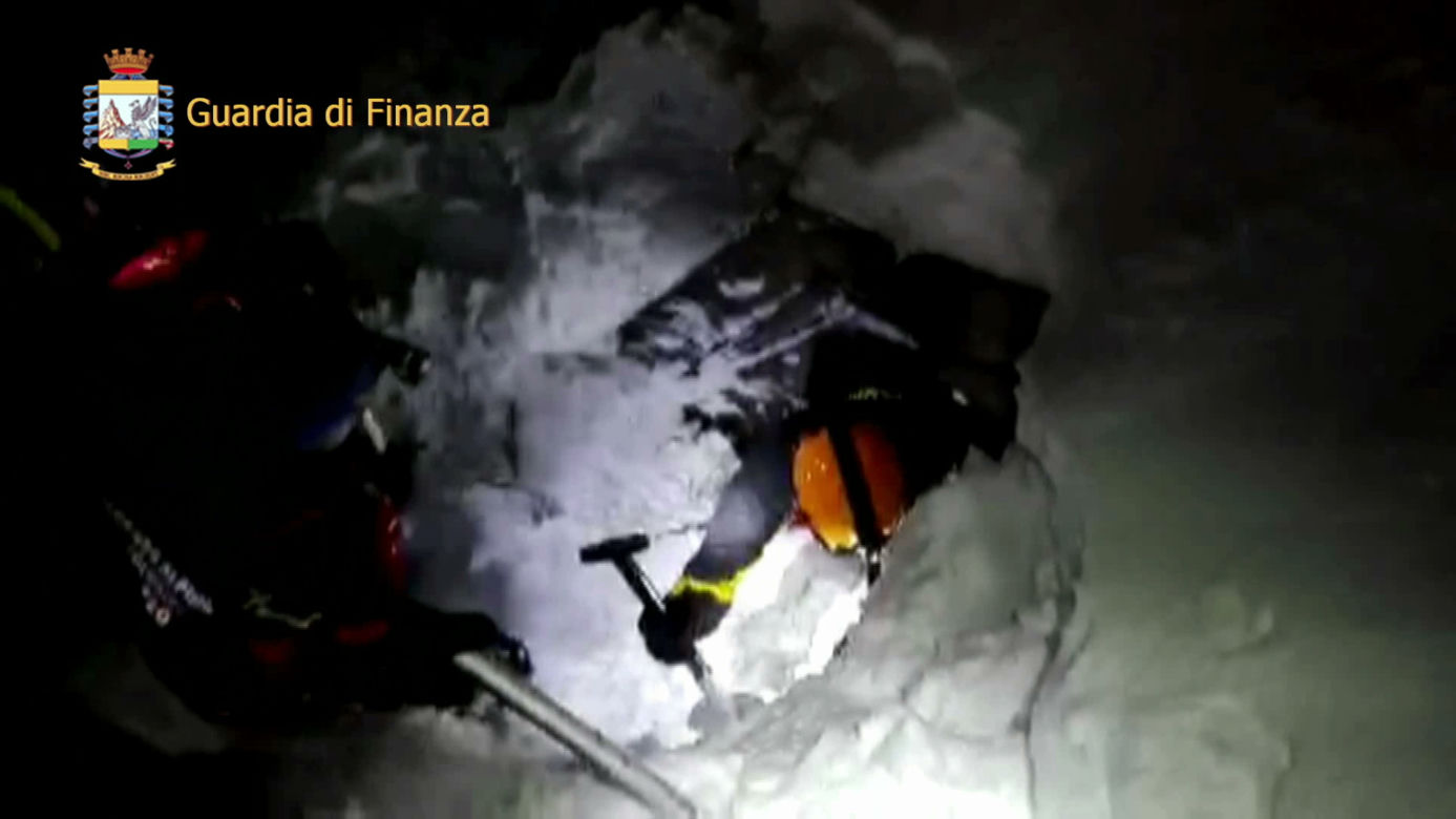 Lawina zmiażdżyła hotel! Tragedia we włoskim kurorcie