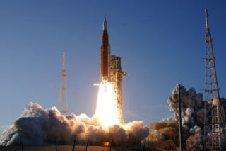 Ludzie lecą w stronę Księżyca! Pierwsza taka misja od 53 lat