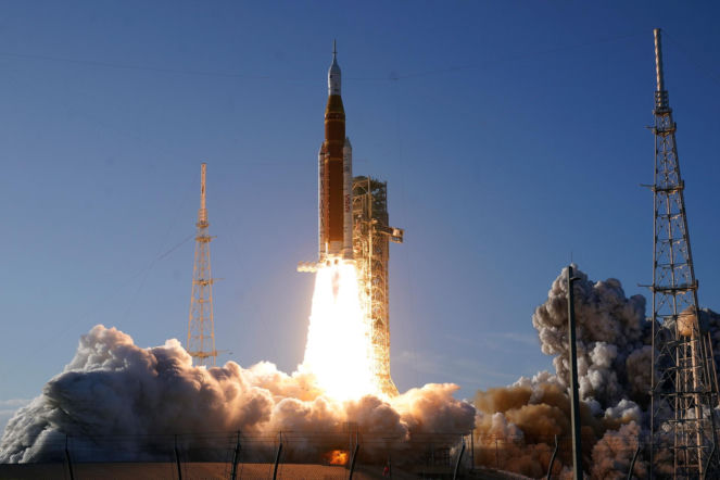 Ludzie lecą w stronę Księżyca! Pierwsza taka misja od 53 lat