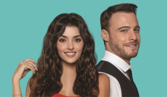 W Polsce Hande Erçel znana jest głównie z roli w tureckim serialu "Zapukaj do mich drzwi"