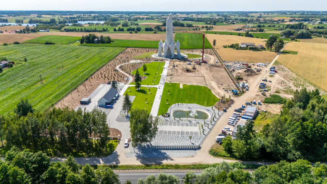 Budowa pomnika Matki Boskiej w Konotopiu