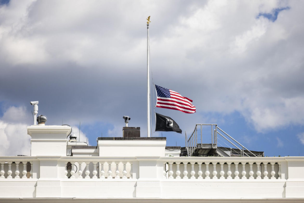 Mordował dzieci w szkole, chciał zabić Trumpa. Nowe fakty o masakrze w USA