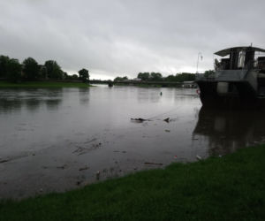 Ulewy w Krakowie 23.05.2019: Wylała Wisła, zalane są bulwary