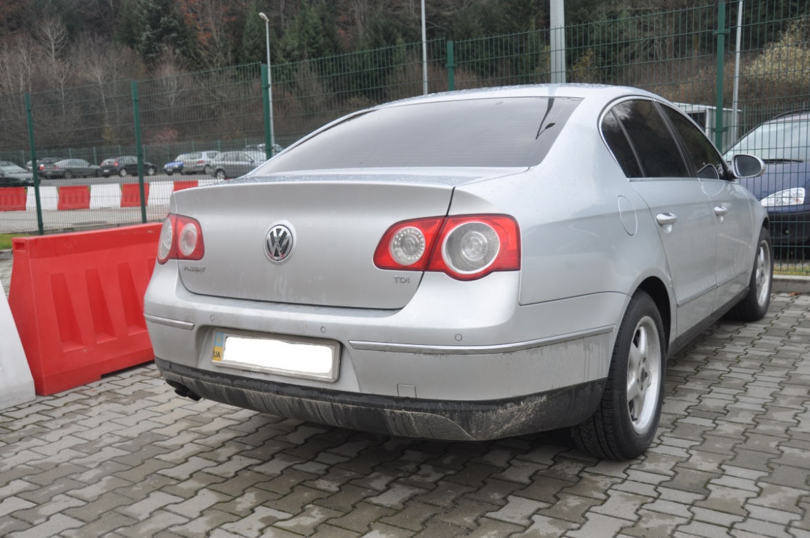 Na granicy zatrzymano kradzioną, luksusową toyotę [ZDJĘCIA]