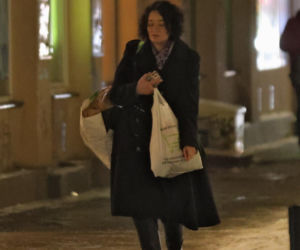 Anna Maria Żukowska buszuje w kwiatach