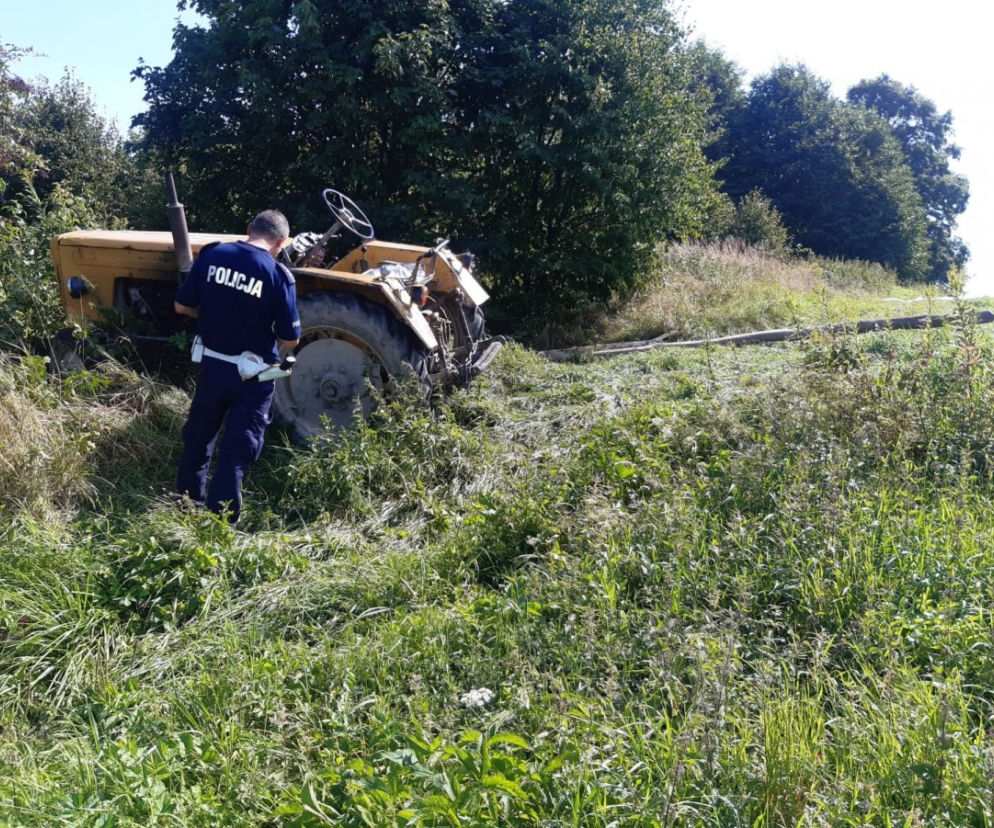 Po 81-latku przejechał ciągnik rolniczy. Mężczyzna trafił do szpitala