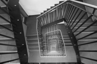 Przez kilka godzin rozpaczliwie wołał pomocy. Zareagowała tylko jedna osoba