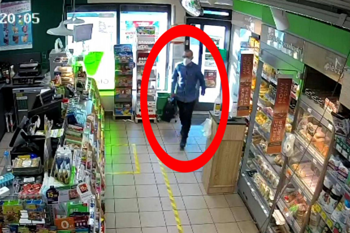 Ten mężczyzna płacił za zakupy cudzą kartą. Teraz poszukuje go toruńska policja