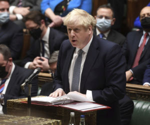 Winne piątki w siedzibie premiera Wielkiej Brytanii. Boris Johnson znienawidzony. Odejdzie?