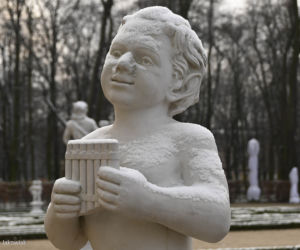 Nowe rzeźby w Ogrodach Branickich. To Flora, Ceres, Bachus i Saturn [ZDJĘCIA]