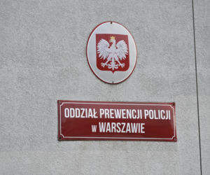 Pijany dowódca kompanii miał zgwałcić młodą policjantkę. Szokująca afera w policji