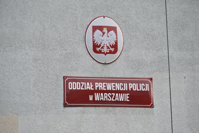 Pijany dowódca kompanii miał zgwałcić młodą policjantkę. Szokująca afera w policji