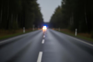 Poważny wypadek w Popielżyn-Zawadach. Dlaczego kierowca uciekł z miejsca zdarzenia?