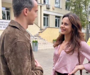 M jak miłość po wakacjach. Kasia (Paulina Lasota), Jakub Karski (Krzysztof Kwiatkowski) na planie