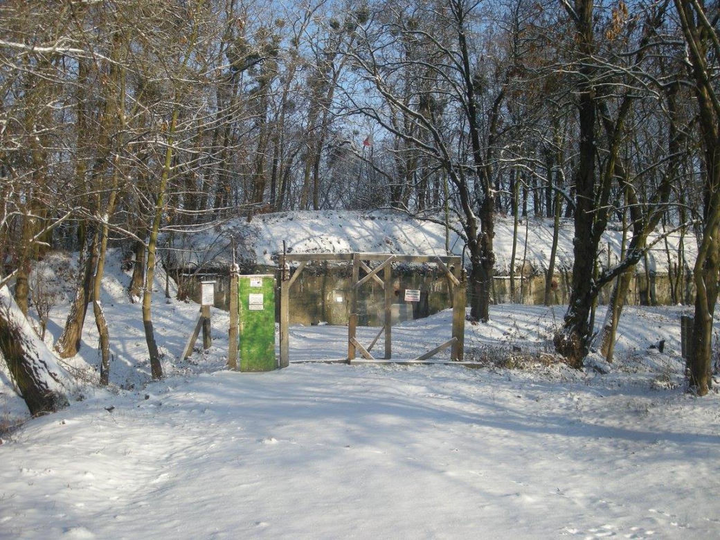Betonowa pozycja strzelecka