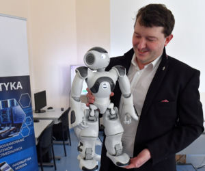 Prezentacja czterech nowych robotów humanoidalnych na Wydziale Informatyki i Telekomunikacji Akademii Morskiej w Szczecinie