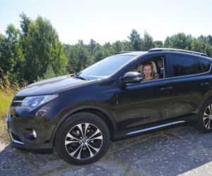Agnieszka Kaczorowska i Toyota RAV4