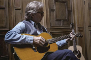 Który projekt Erica Claptona nagrał ten utwór? Przekonaj się, czy znasz twórczość legendy gitary