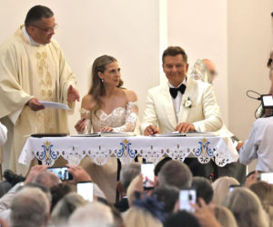 Zaskakujący element na ślubie Rafała Brzozowskiego! Wnieśli to do kościoła