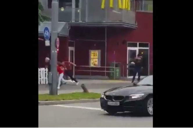 Napastnik STRZELAŁ do ludzi jak OSZALAŁY. Przerażające WIDEO