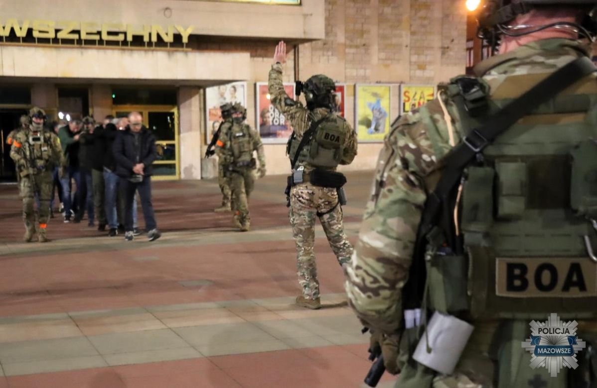Ćwiczenia służb w radomskim teatrze