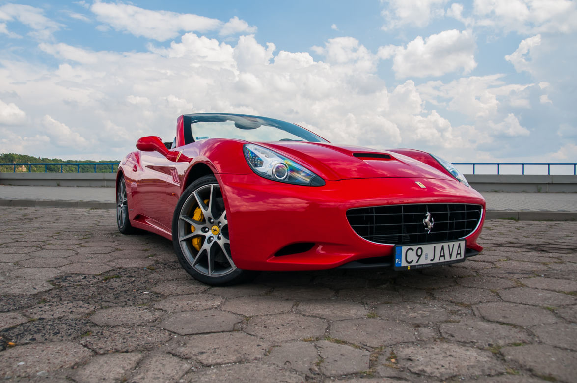 Ferrari California 4.3 490 KM 7AT