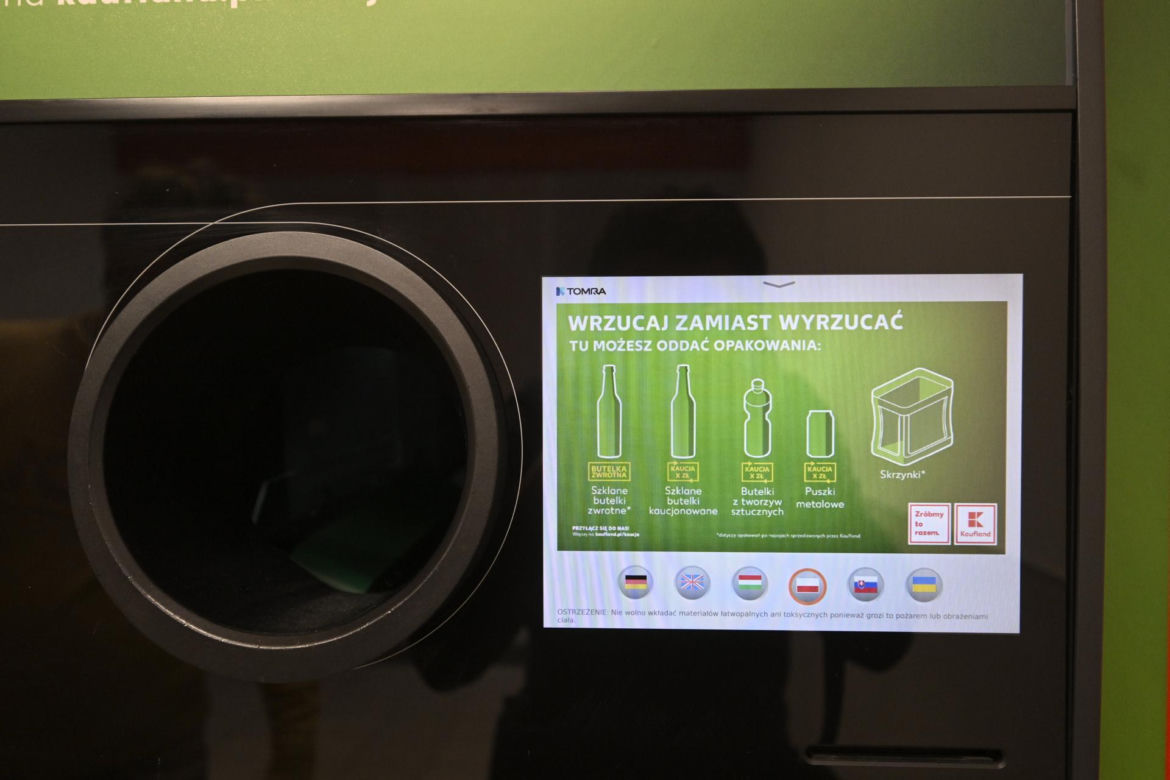 Tak Polacy zarabiają na butelkach i puszkach! Prawie 1000 zł za jednym zamachem