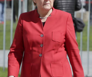 Duda jak Lady Di. Szydło jak Merkel.