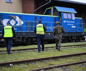 Wojsko patroluje dworzec w Koszalinie