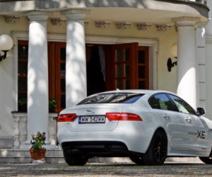Jaguar XE 2.0 T R-Sport
