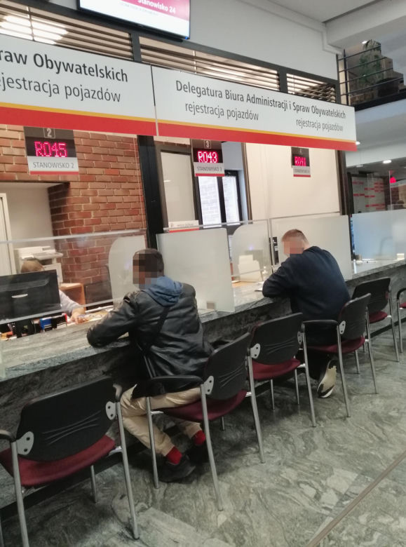 Wirtualne kolejki straszą mieszkańców a w urzędach pusto 