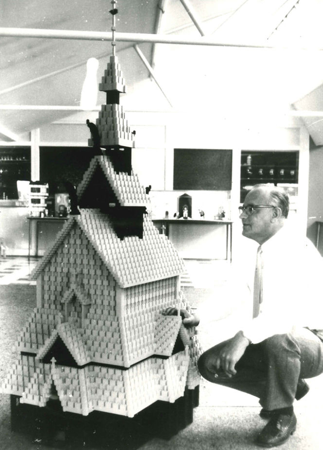 Historia LEGO