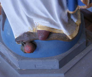 Dorobili buty Matce Boskiej