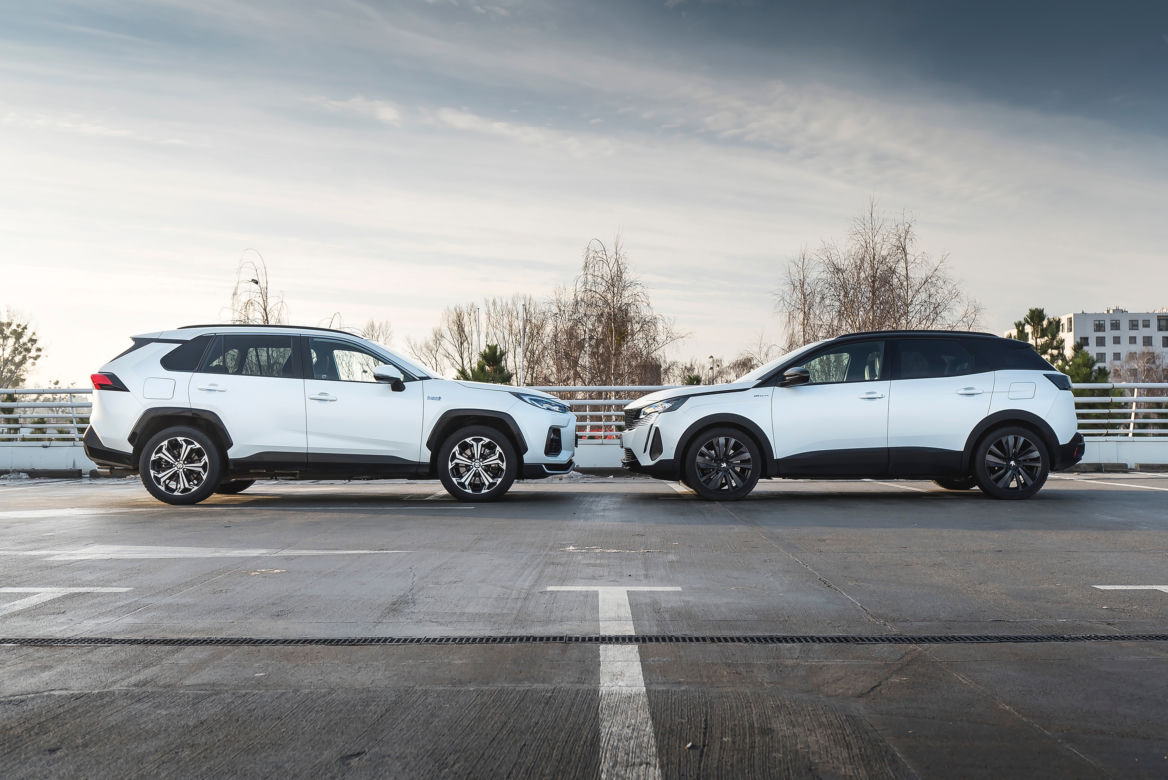 Suzuki Across Plug-in Hybrid i-AWD vs. Peugeot 3008 HYbrid4