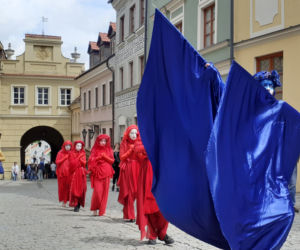 Wdowy milcząco przeszły przez Lublin. Był to protest przeciwko budowie kopani węgla przy Poleskim Parku Narodowym