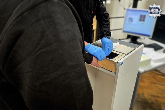 O krok od tragedii kolejowej. Mężczyzna odczepił wagon pociągu towarowego