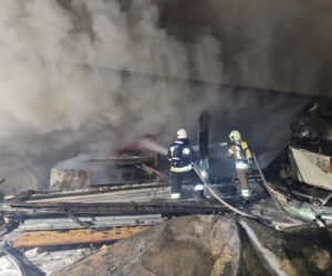 Kilkanaście godzin walki z wielkim pożarem w Rawiczu. Milionowe straty