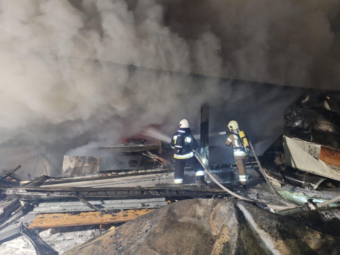 Kilkanaście godzin walki z wielkim pożarem w Rawiczu. Milionowe straty