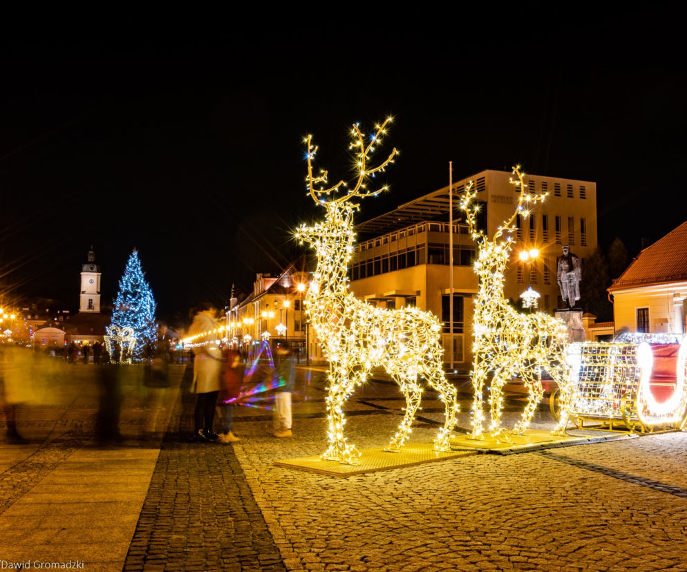 Białystok. Świąteczne iluminacje rozbłysły w mieście. Coś pięknego. Musisz to zobaczyć!