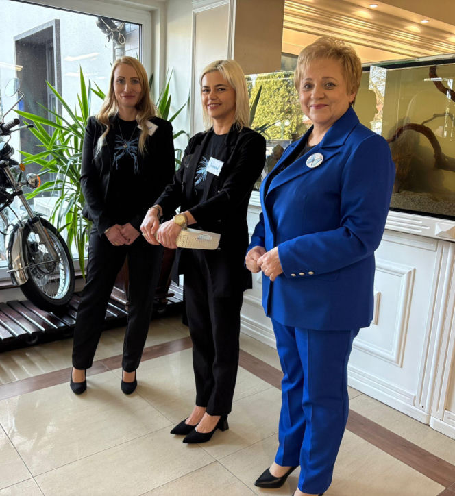 Świat Niebieskich Motyli w Starachowicach. Jak IV Ogólnopolska Konferencja zmienia rzeczywistość osób w spektrum autyzmu