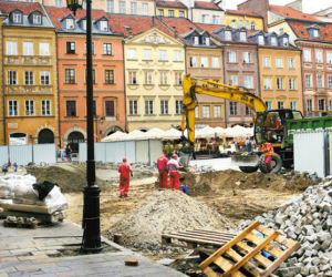 Rozkopali Starówkę w środku sezonu