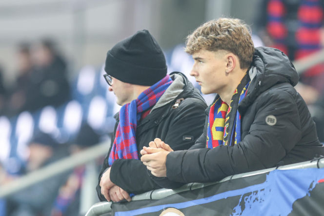 Mecz Piast Gliwice - Legia Warszawa. Kibice na stadionie