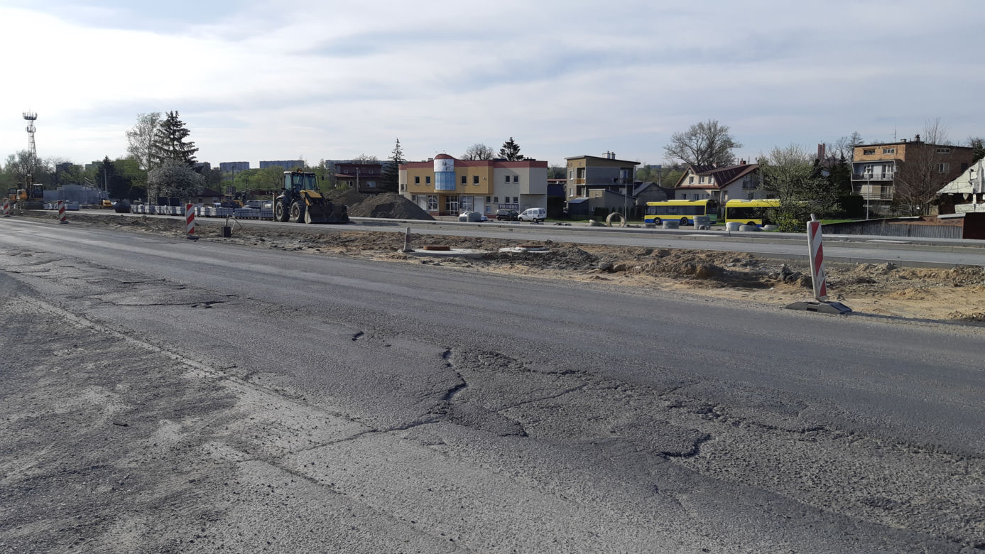 Widać już połowę ronda! Mamy najnowsze zdjęcia z przebudowy ulicy Lwowskiej w Tarnowie