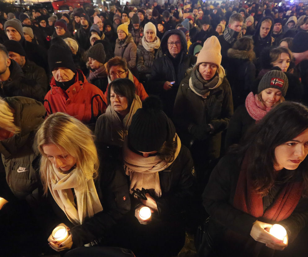 Manifestacja w Warszawie po śmierci Pawła Adamowicza