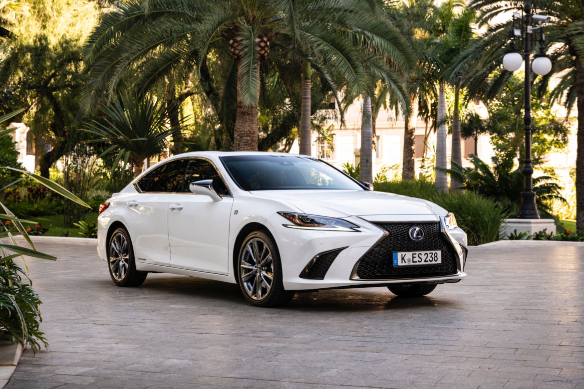 Lexus ES 300h F Sport 