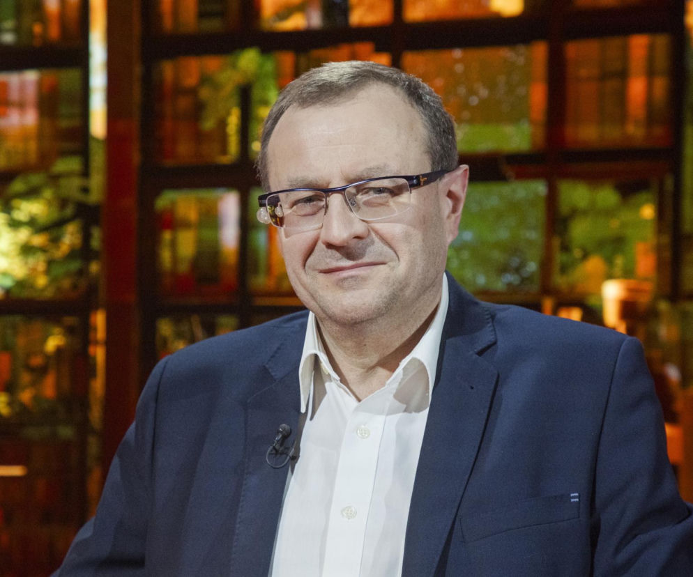 Antoni Dudek w ciemnej marynarce i okularach. O jego analizie sporu prezydenta z premierem przeczytasz na SE Polityka.