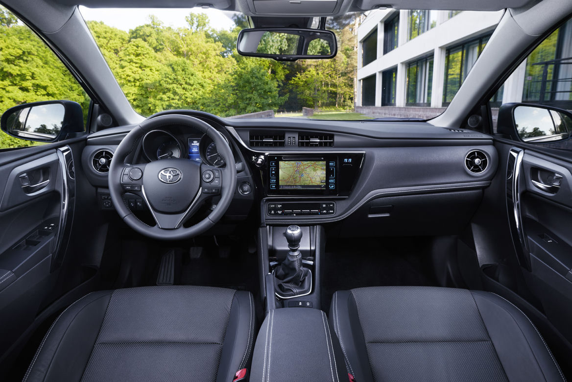 2015 Toyota Auris Touring Sports facelifting